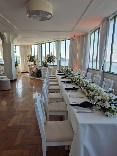 cadeiras com assento veludo.jpg